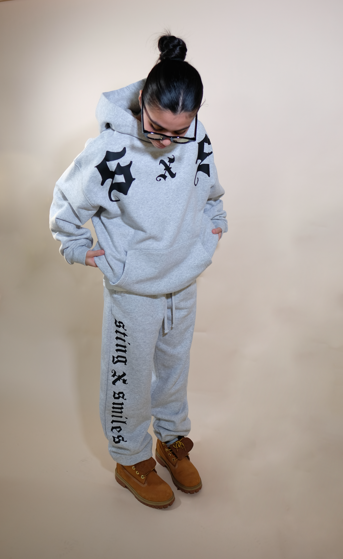 GREY SWEATS